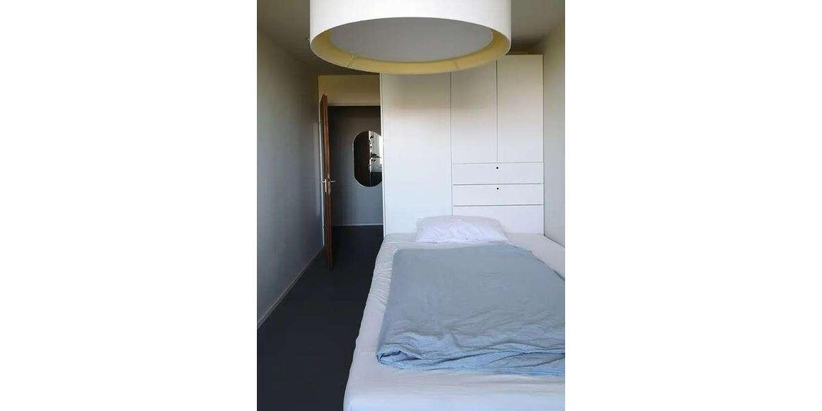 Stuttgart-Asemwald: Sanierte 4,5-Zimmer-Wohnung im 13. OG 4 zimmer