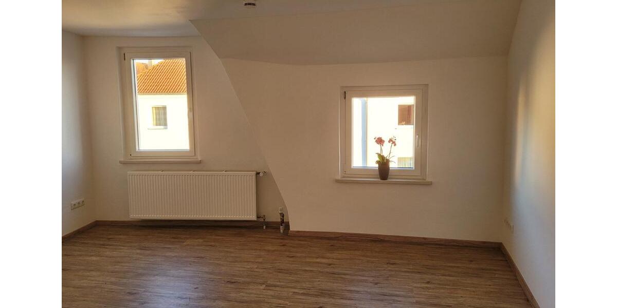 Dachgeschoßwohnung Amberg - 3 Zimmer, 70 m&sup2;, 890&euro; | Angebot:24463357