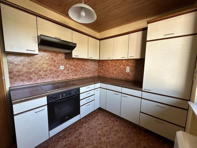 Haus zu vermieten mit Garten und Stellplatz zimmer