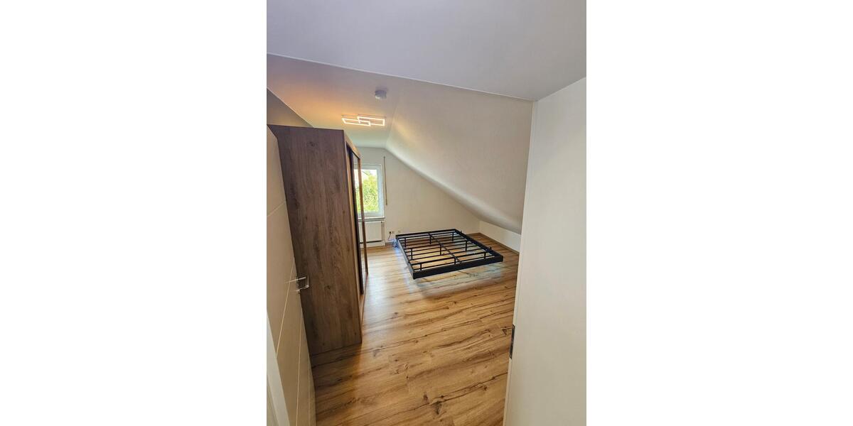 Dachgeschoßwohnung Ansbach - 2 Zimmer, 70 m&sup2;, 950&euro; | Angebot:25948028