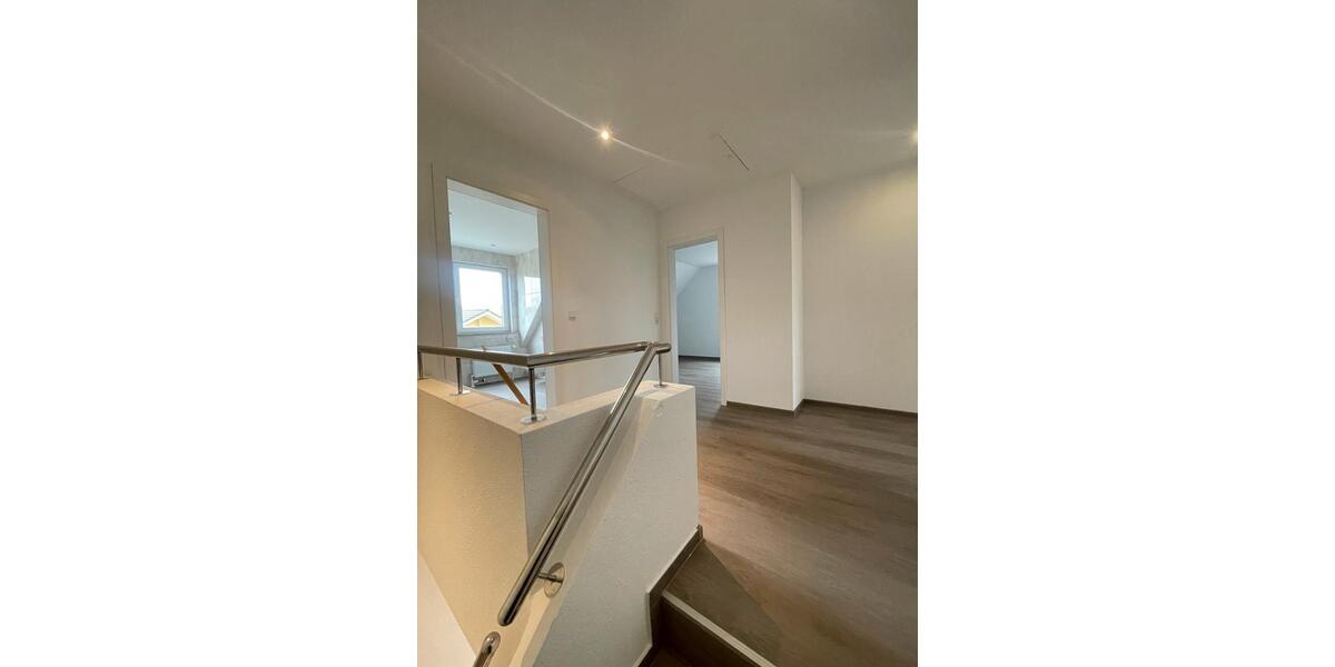 Doppelhaushälfte Zeven - 5 Zimmer, 130 m&sup2;, 1.200&euro; | Angebot:26014403