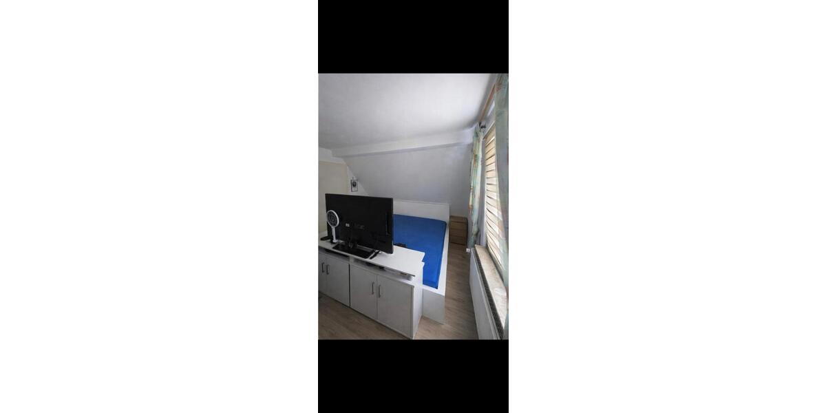 Dachgeschoßwohnung Helsa - 5 Zimmer, 102 m&sup2;, 650&euro; | Angebot:26121915