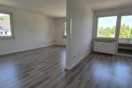 3 Zimmer mit Balkon!