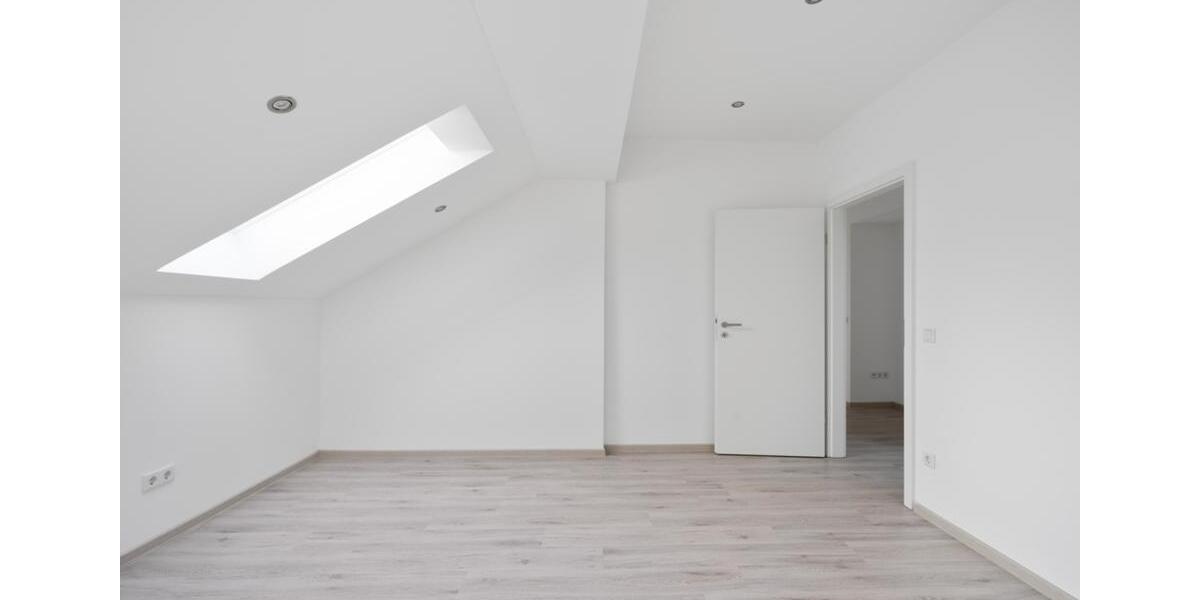 Dachgeschoßwohnung Hepberg - 3 Zimmer, 67 m&sup2;, 830&euro; | Angebot:26232822