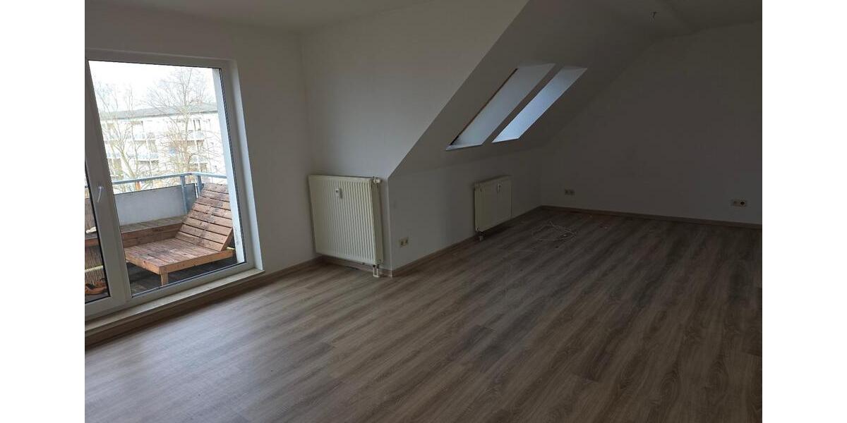 Dachgeschoßwohnung Merseburg - 2 Zimmer, 64 m&sup2;, 444&euro; | Angebot:25721885