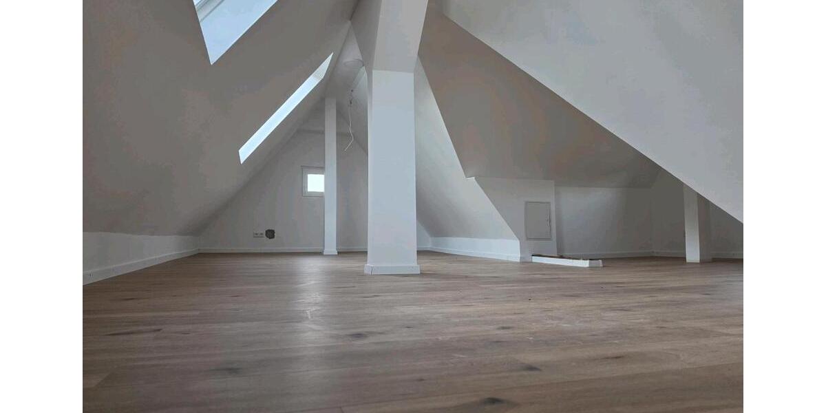 Dachgeschoßwohnung Albstadt Gemarkung Onstmettingen - 3 Zimmer, 90 m&sup2;, 700&euro; | Angebot:26693286