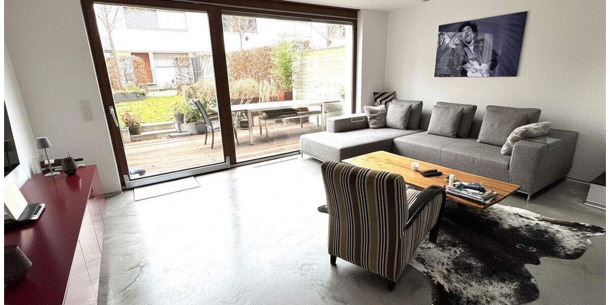 Reihenmittelhaus Frankfurt am Main Hausen - 4 Zimmer, 182 m&sup2;, 3.500&euro; | Angebot:25796137
