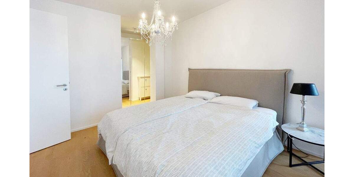 Etagenwohnung Frankfurt am Main Innenstadt - 2 Zimmer, 78 m&sup2;, 2.350&euro; | Angebot:25663755