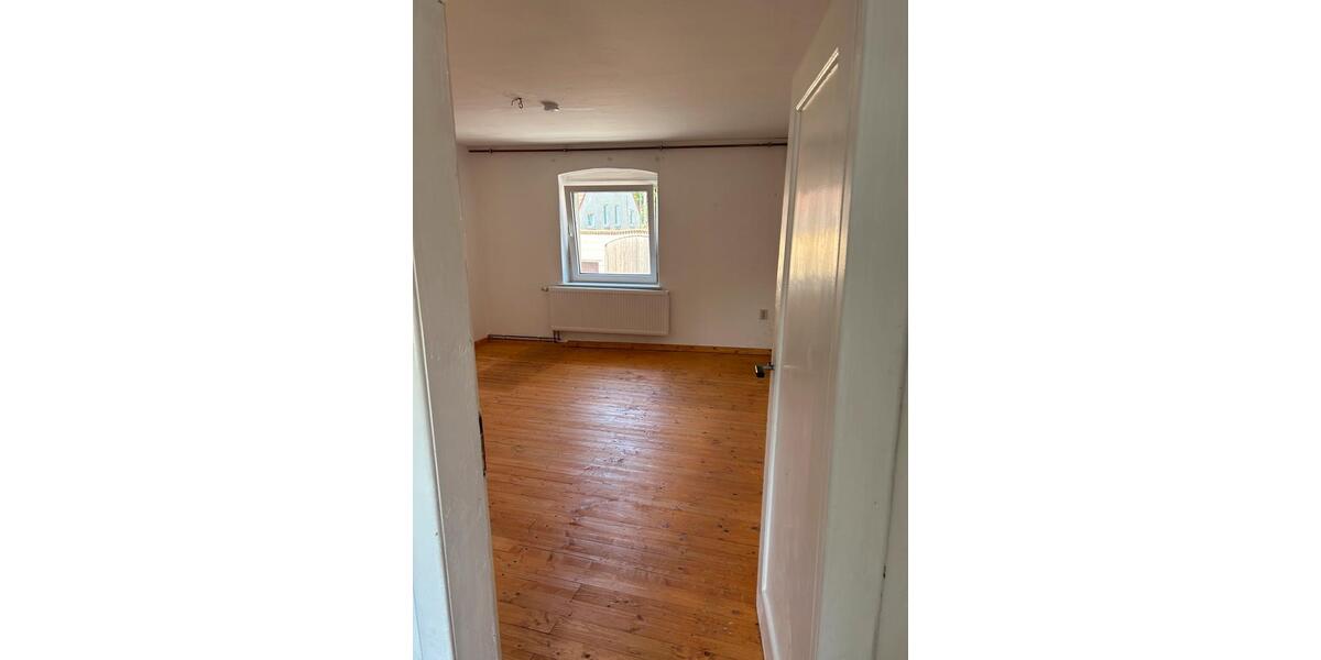 Etagenwohnung Jüterbog - 5 Zimmer, 150 m&sup2;, 950&euro; | Angebot:26682358
