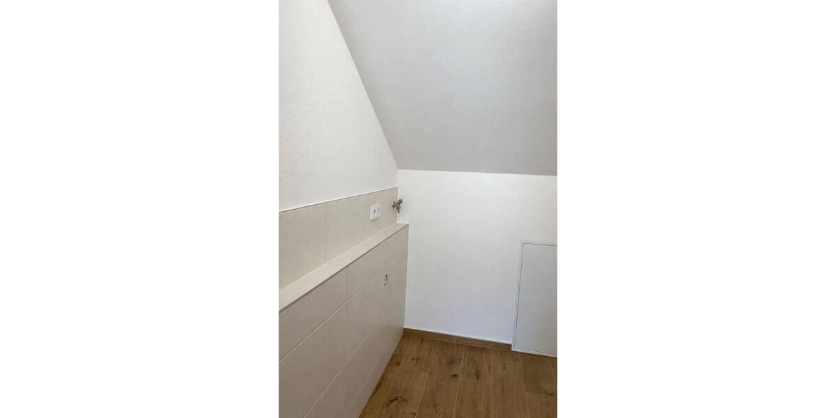 Dachgeschoßwohnung Wertheim - 2.5 Zimmer, 20 m&sup2;, 700&euro; | Angebot:25081512