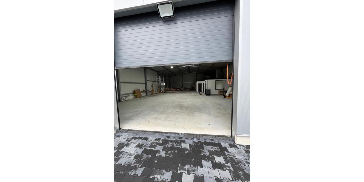 Werkshalle mit Bürotrakt- Neubau zimmer