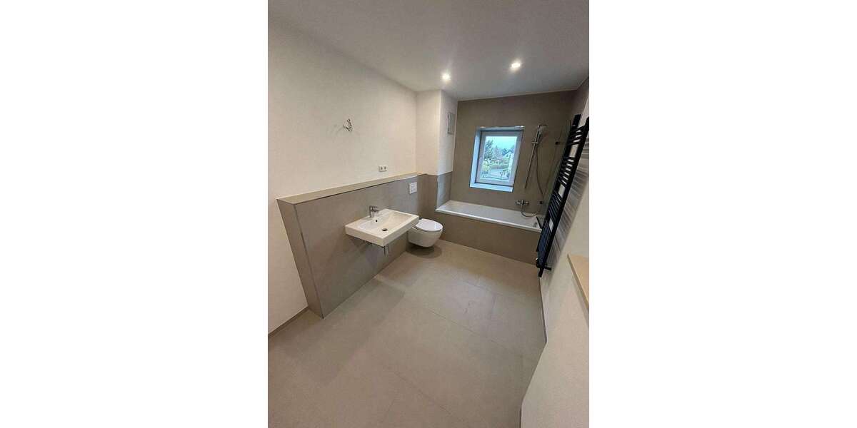Etagenwohnung Meerane Seiferitz - 3 Zimmer, 84 m&sup2;, 600&euro; | Angebot:26732148
