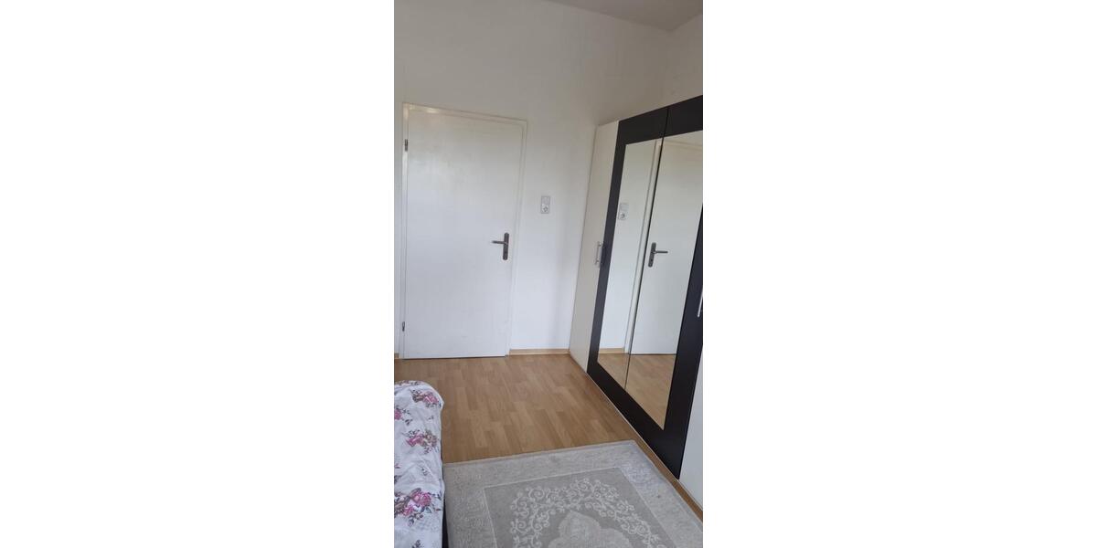 Etagenwohnung Ludwigshafen am Rhein Mundenheim - 3 Zimmer, 100 m&sup2;, 1.000&euro; | Angebot:26237380