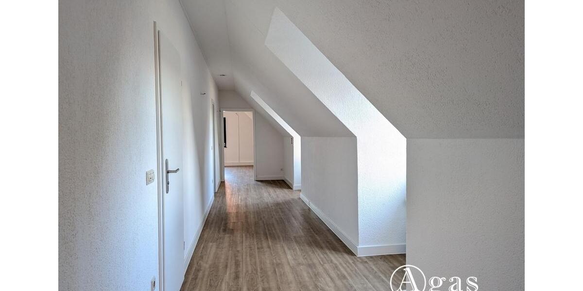 Dachgeschoßwohnung Ludwigsfelde - 3 Zimmer, 96 m&sup2;, 1.295&euro; | Angebot:24432637