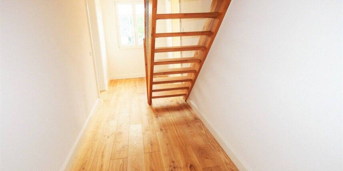 Kernsaniertes Herrenhaus mit traumhaftem Garten in bester Lage von Köln-Dünnwald 6 zimmer