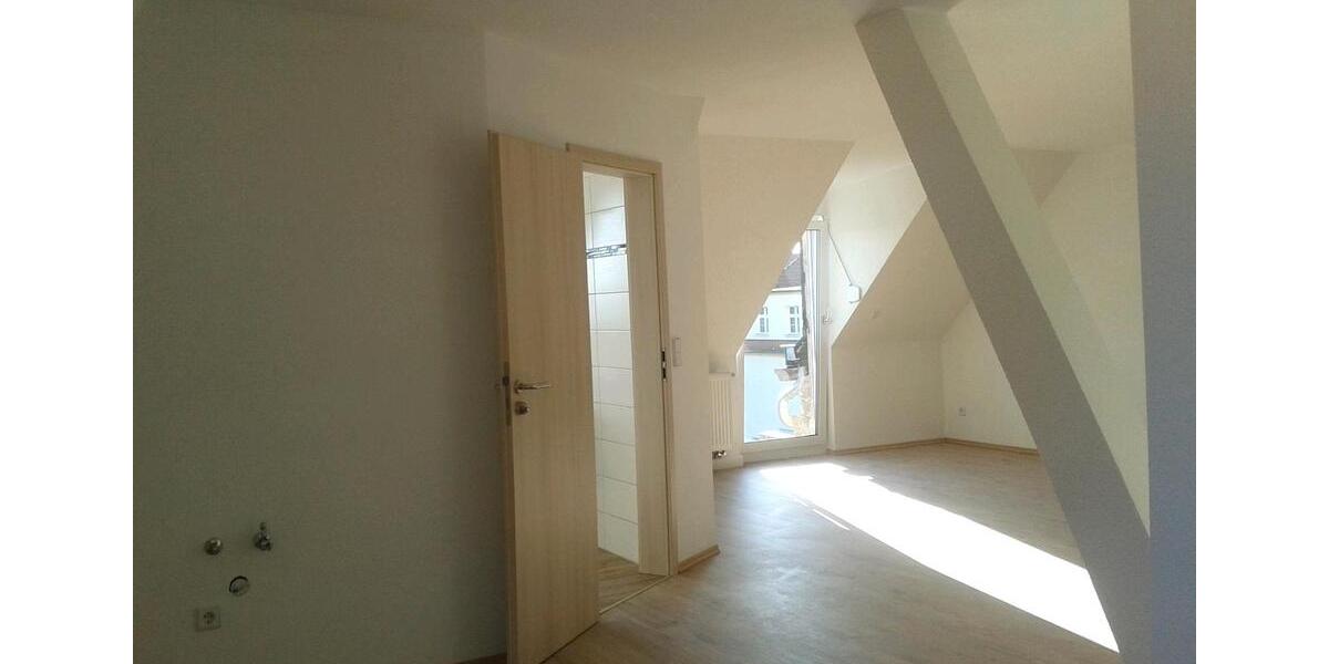 Dachgeschoßwohnung Sangerhausen - 3 Zimmer, 100 m&sup2;, 730&euro; | Angebot:24611287
