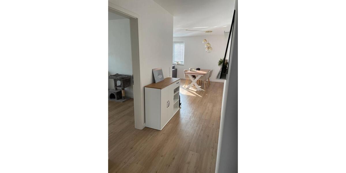 Etagenwohnung Reinfeld (Holstein) - 3 Zimmer, 85 m&sup2;, 1.300&euro; | Angebot:26446653