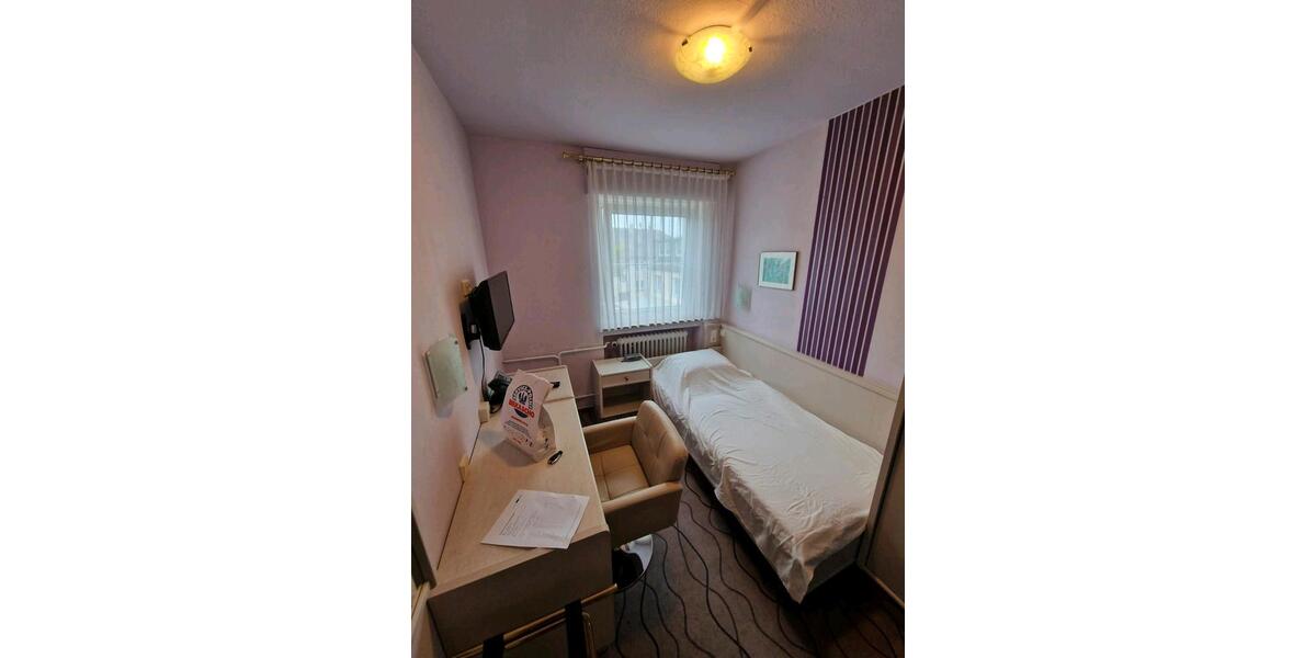 Zimmer mit eigenem Bad in ehemaligem Hotel zu vermieten 1 zimmer