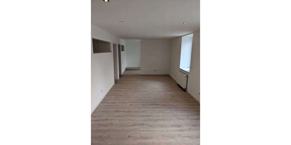 Etagenwohnung Ehringshausen - 2 Zimmer, 75 m&sup2;, 680&euro; | Angebot:26579537