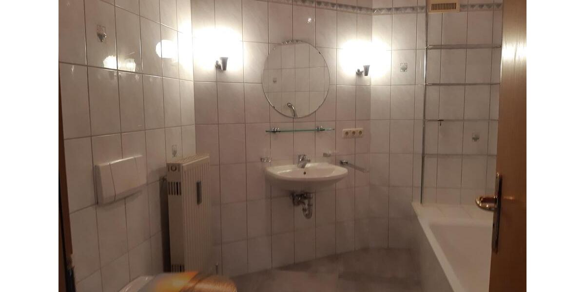 Dachgeschoßwohnung Vilshofen an der Donau - 2 Zimmer, 75 m&sup2;, 520&euro; | Angebot:24829115