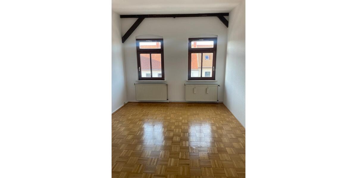 Dachgeschoßwohnung Halle (Saale) Am Wasserturm/Thaerviertel - 2 Zimmer, 60 m&sup2;, 648&euro; | Angebot:26020584