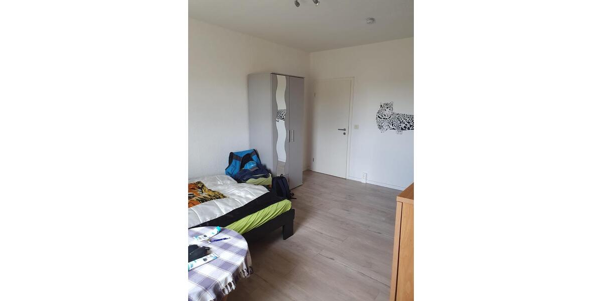 Dachgeschoßwohnung Milower Land - 4 Zimmer, 75 m&sup2;, 600&euro; | Angebot:25628092