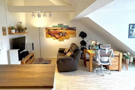 Liebevoll möblierte 2-Zimmerwohnung mit Balkon - bezugsfrei, ruhig & mitten in Fürth