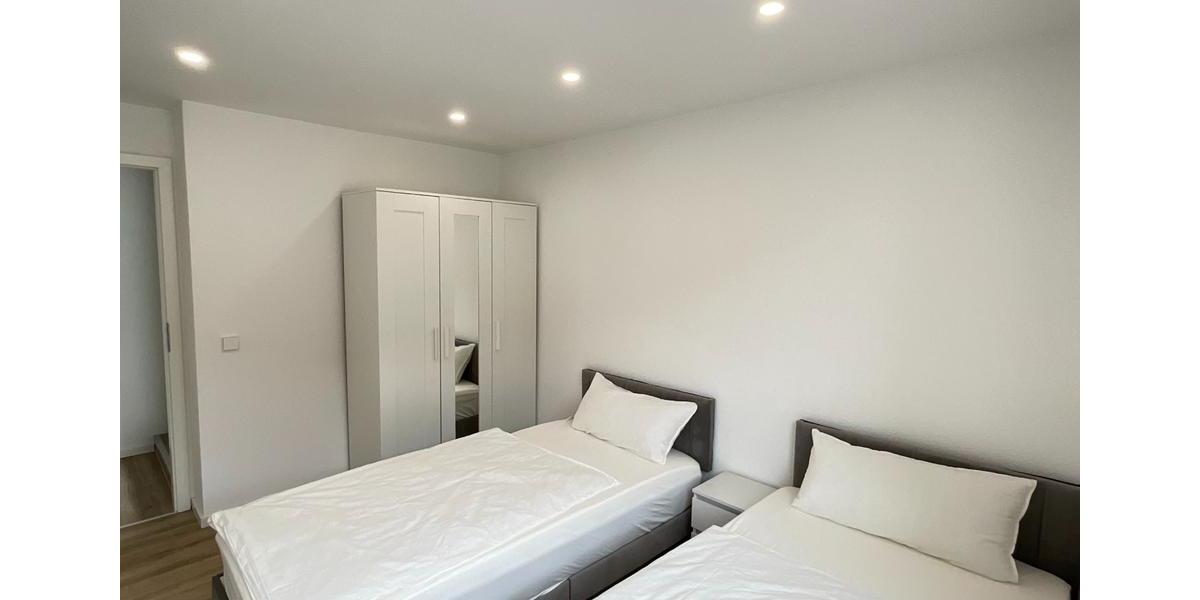Wohnen auf Zeit Sindelfingen - 4 Zimmer, 100 m&sup2;, 2.550&euro; | Angebot:26444388