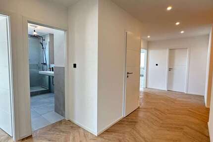 Wohnung Augsburg Innenstadt - 4 Zimmer, 105 m&sup2;, 1.580&euro; | Angebot:26962407