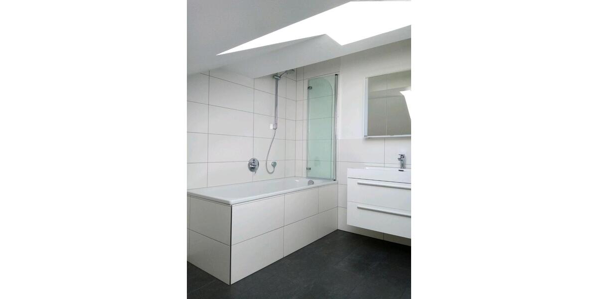 Dachgeschoßwohnung Roßbach - 2.5 Zimmer, 70 m&sup2;, 550&euro; | Angebot:23705116