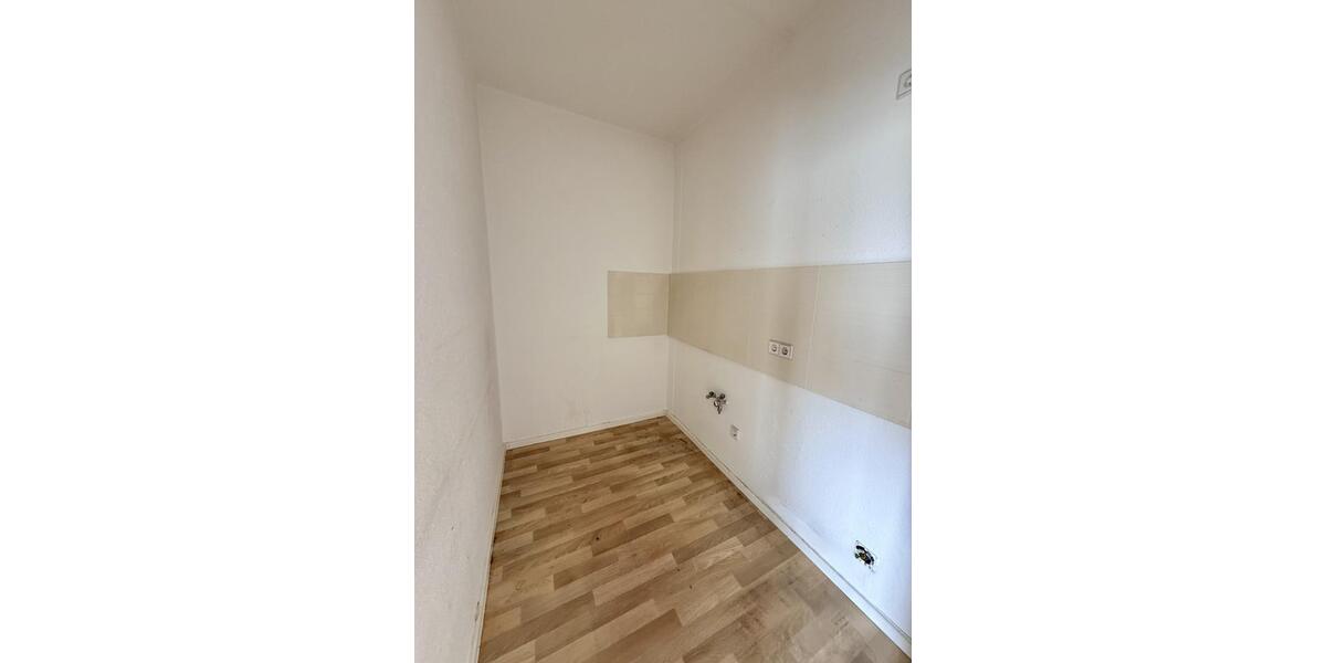 Etagenwohnung Plauen - 1 Zimmer, 35 m&sup2;, 200&euro; | Angebot:26296741