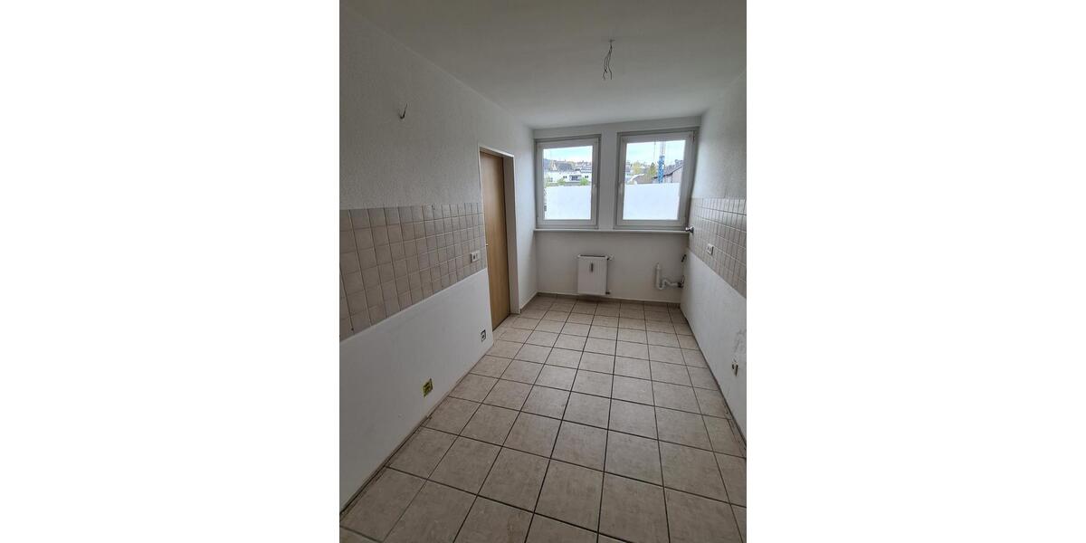 Renovierte Wohnung mit Balkon 5 zimmer