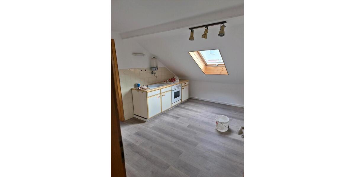 Dachgeschoßwohnung Wetter (Hessen) - 3 Zimmer, 68 m&sup2;, 700&euro; | Angebot:26646565