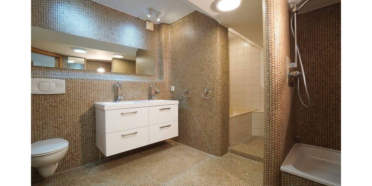 Top renovierte 3,5-Zimmer-Atelierwohnung mit EBK u. Südbalkon in bevorzugter Aussichtslage 3 zimmer