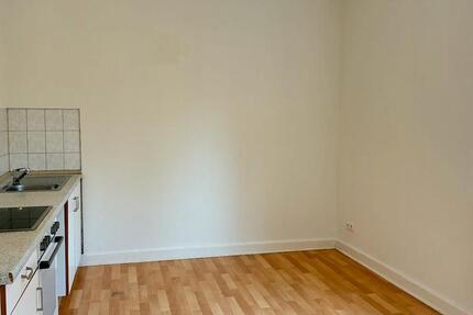 2-Zimmerwohnung mit großer Wohnküche zimmer