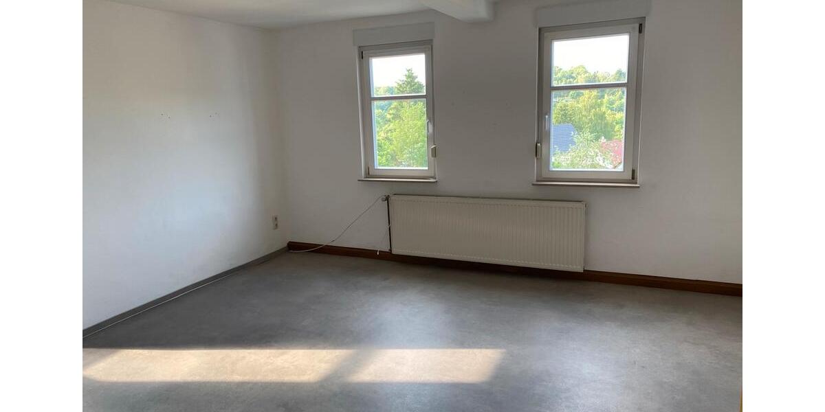 Dachgeschoßwohnung Suhl - 2.5 Zimmer, 60 m&sup2;, 516&euro; | Angebot:26059998
