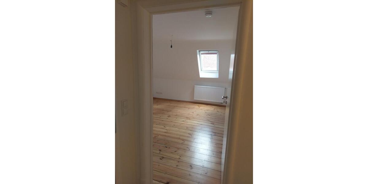 Dachgeschoßwohnung Kaiserslautern Betzenberg - 3 Zimmer, 88 m&sup2;, 750&euro; | Angebot:26588645