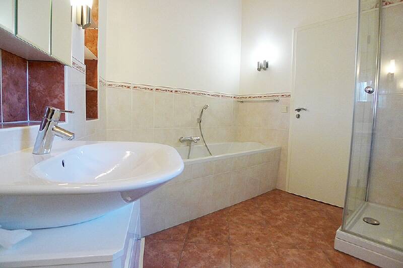 Mehrfamilienhaus, Wohnhaus Gauting - 6 Zimmer, 230 m&sup2;, 3.290&euro; | Angebot:26499189