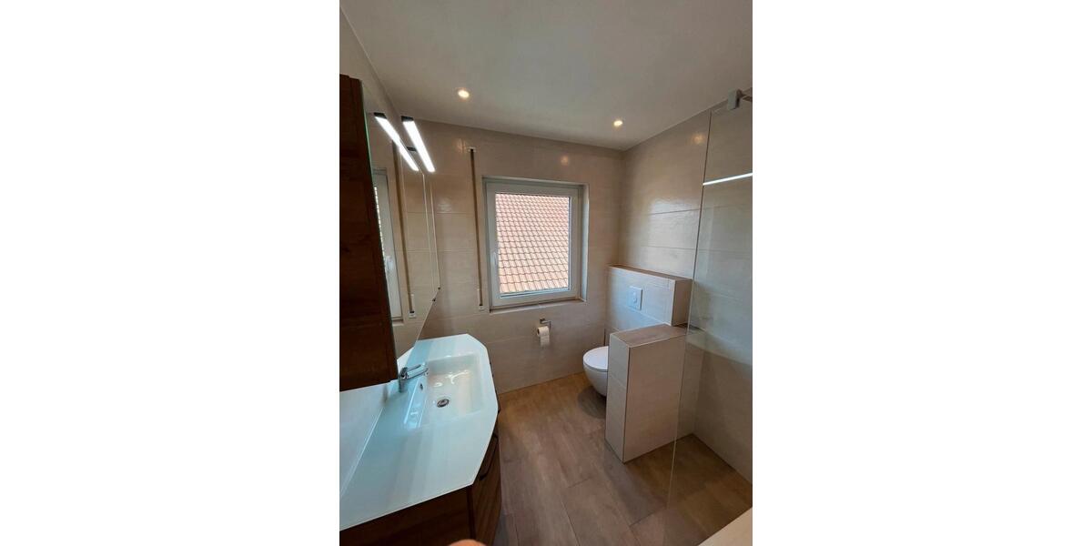 Etagenwohnung Neuried - 4 Zimmer, 16 m&sup2;, 330&euro; | Angebot:26041299