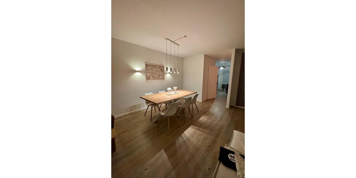 Erdgeschoßwohnung Düsseldorf Stadtbezirk 6 - 4 Zimmer, 132 m&sup2;, 1.965&euro; | Angebot:26505516