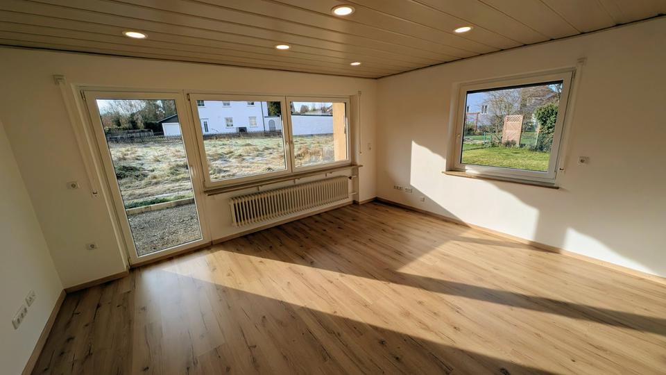 Erdgeschoßwohnung Neuenmarkt - 3 Zimmer, 85 m&sup2;, 860&euro; | Angebot:25146447