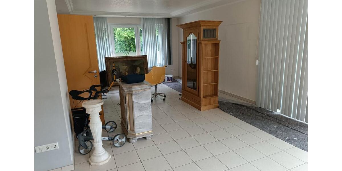 Erdgeschoßwohnung Gangelt - 4 Zimmer, 135 m&sup2;, 1.350&euro; | Angebot:26444181