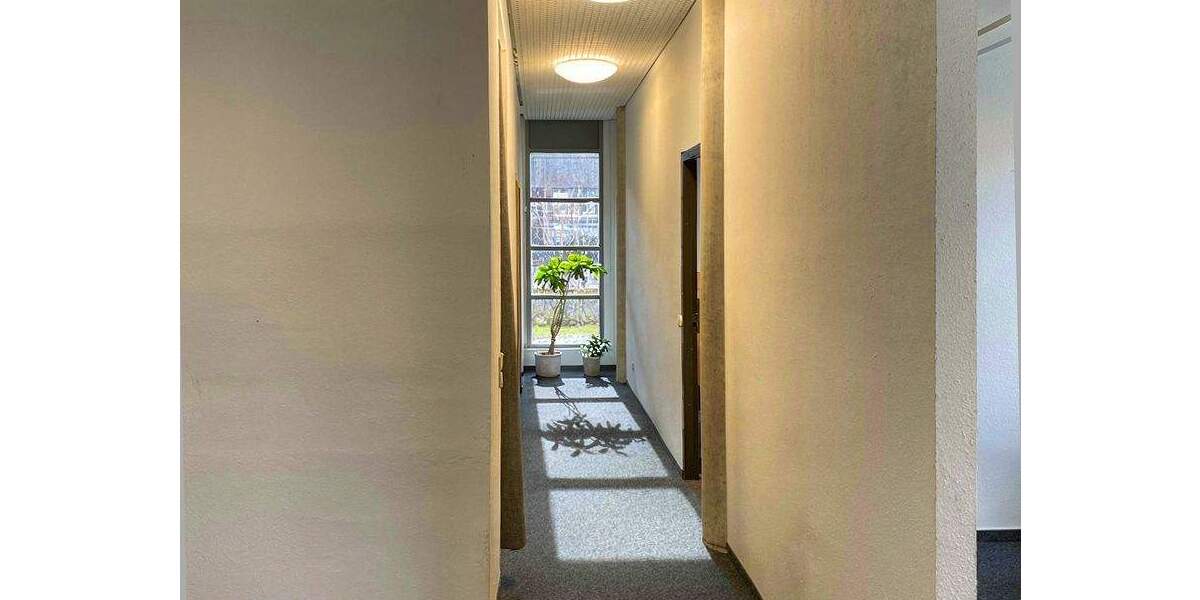 Gewerbeobjekt Kirchzarten - 2 Zimmer, 124 m&sup2;, 1.364&euro; | Angebot:25746098