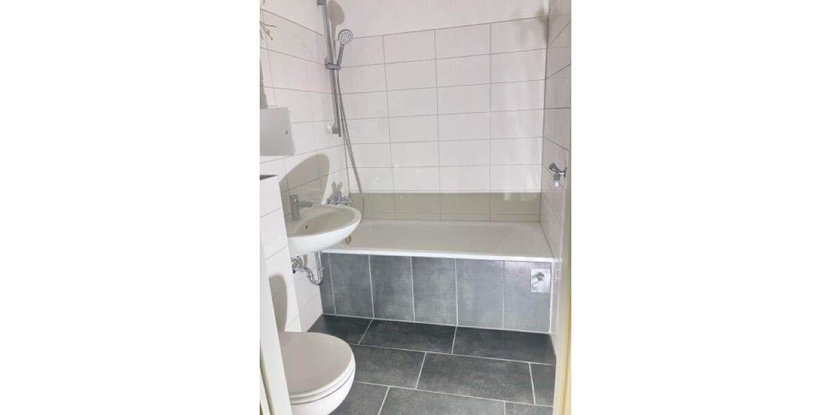 Etagenwohnung Tützpatz - 4 Zimmer, 81 m&sup2;, 500&euro; | Angebot:24530318
