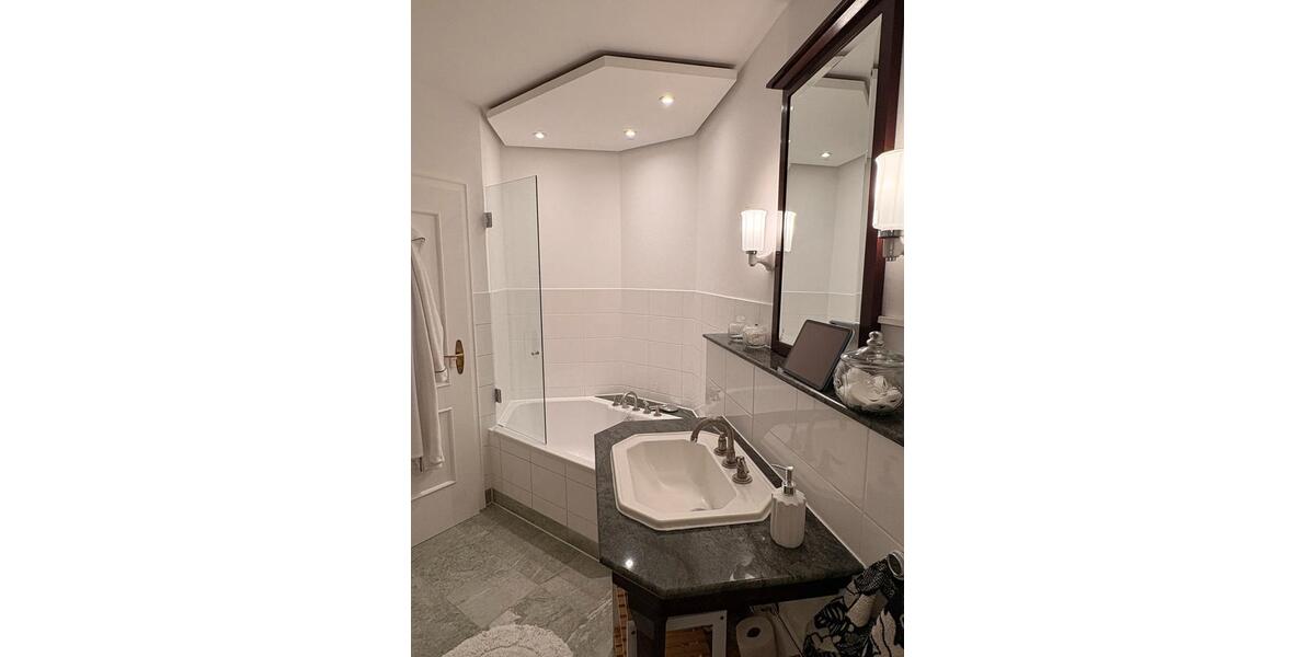 Dachgeschoßwohnung München Schwabing-Freimann - 3 Zimmer, 101 m&sup2;, 3.500&euro; | Angebot:26646318