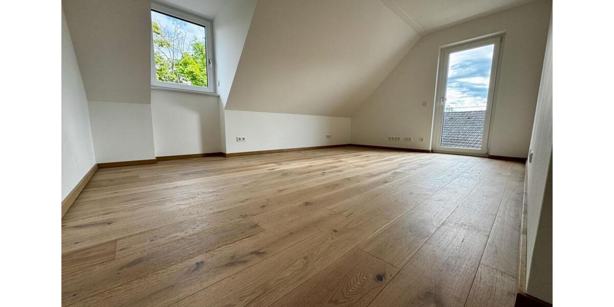 Dachgeschoßwohnung Dachau - 3 Zimmer, 93 m&sup2;, 1.990&euro; | Angebot:26645461