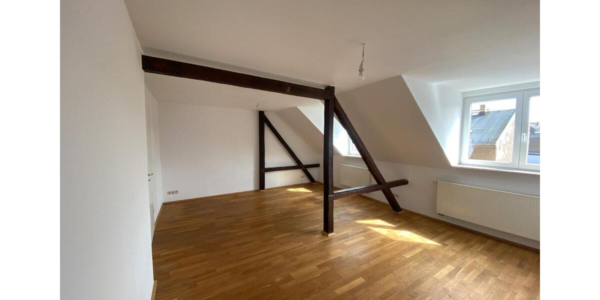 Dachgeschoßwohnung Wurzen - 2.5 Zimmer, 64 m&sup2;, 450&euro; | Angebot:26023074