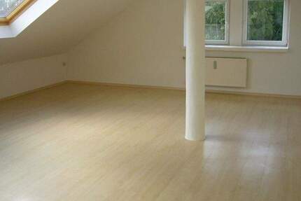 Helle 3-Zi Dachgeschosswohnung mit Garage und Grünflächennutzung in Monschau-Höfen 3 zimmer