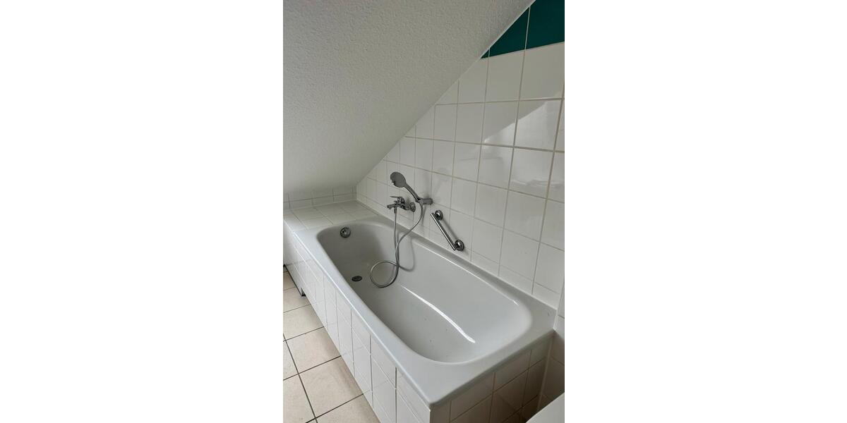 Dachgeschoßwohnung Erfurt Daberstedt - 3 Zimmer, 83 m&sup2;, 950&euro; | Angebot:24573486