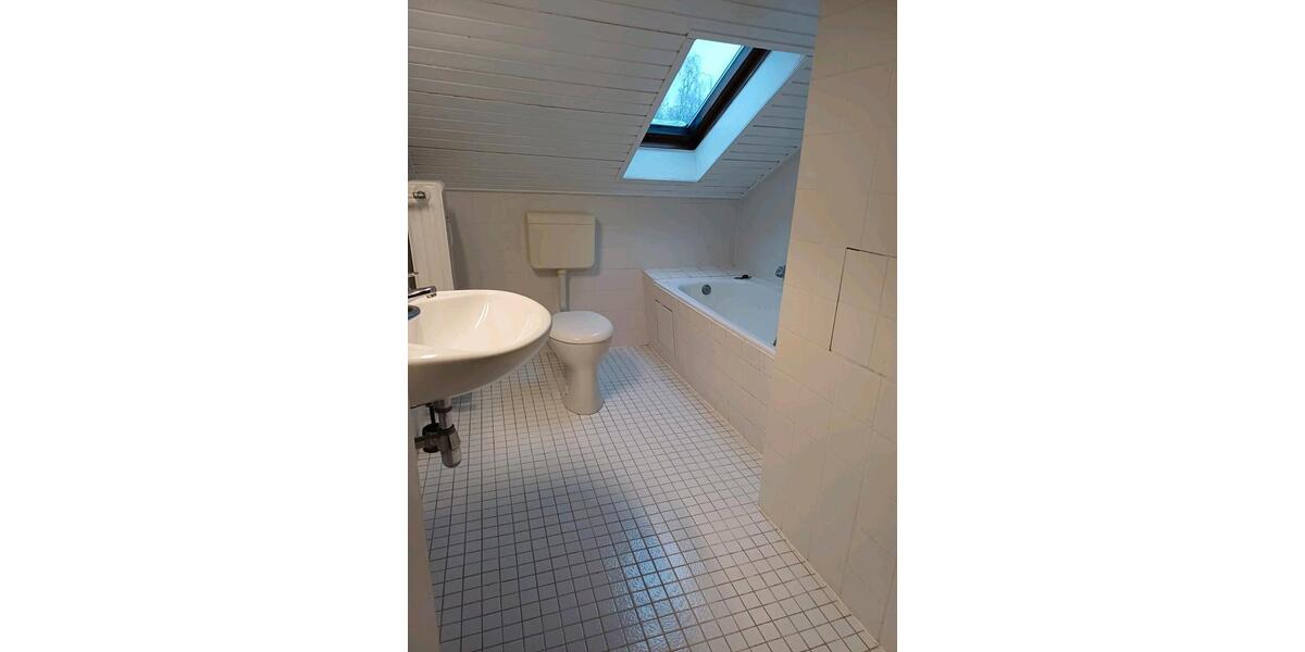 Dachgeschoßwohnung Waldmohr - 1 Zimmer, 60 m&sup2;, 800&euro; | Angebot:24850635